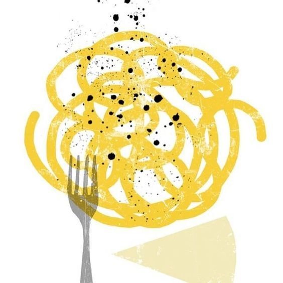 Spaghettis jaunes enroulés sur une fourchette